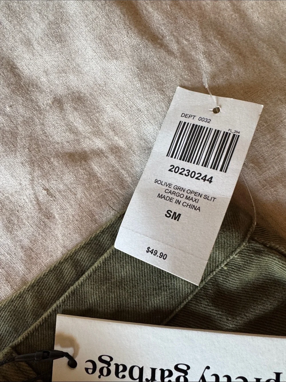 Pretty Garbage sleek olive